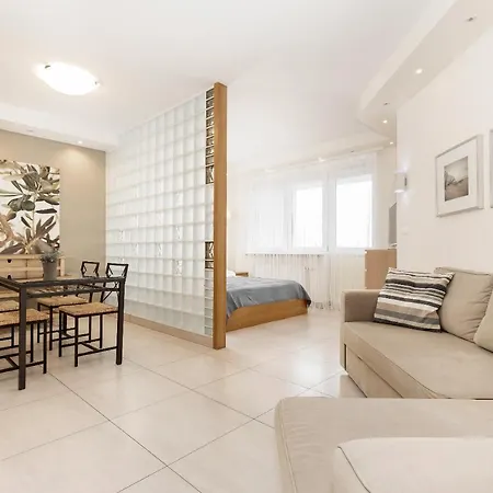 아파트 Sunrise Spacerowa By Renters 코워브제크